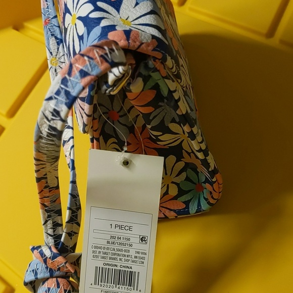 Handbags - Picture 2 of 5